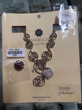 Magnolia Silver Floral Necklace with Clear Crystal Pendant